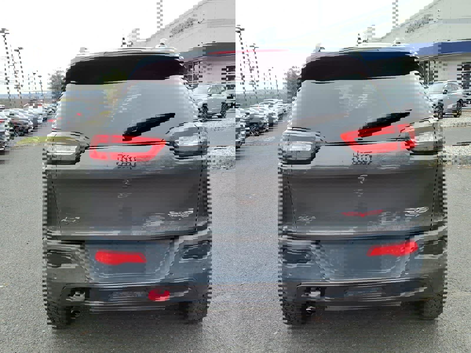 Used 2014 Jeep Cherokee Trailhawk w/ Technology Group image 5