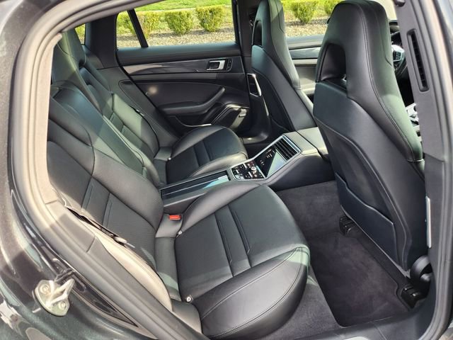 Used 2018 Porsche Panamera 4S image 19