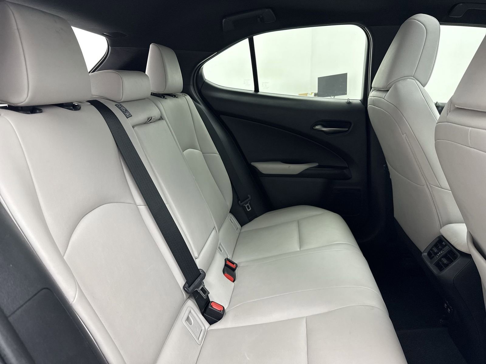 Used 2019 Lexus UX 200 w/ Premium Package image 37