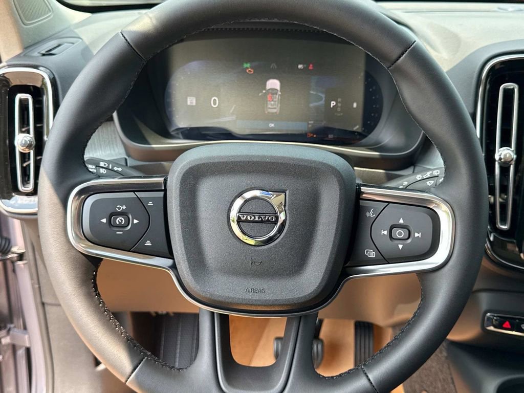 Used 2026 Volvo XC40 B5 Plus w/ Protection Package Premier image 28
