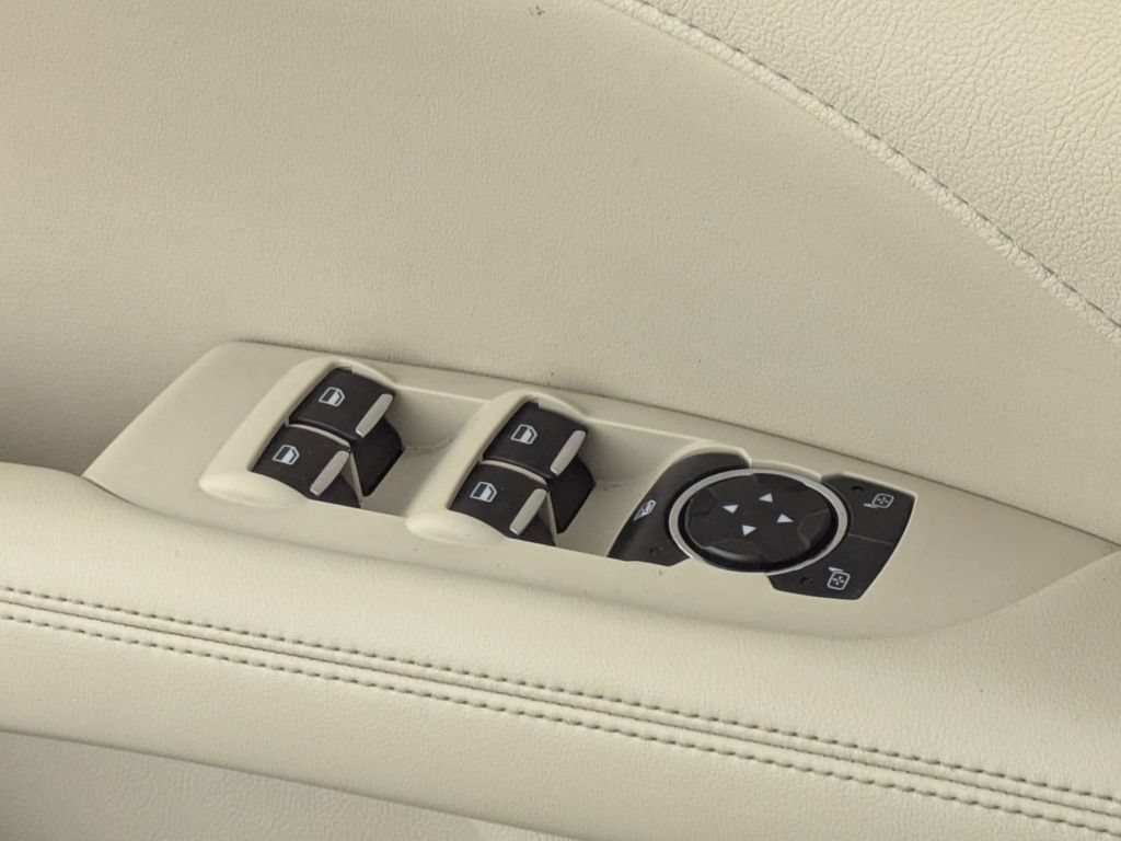 Used 2018 Lincoln MKZ Premiere FWD image 15