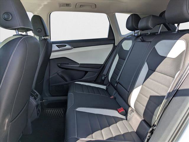 New 2025 Volkswagen Taos SEL image 17