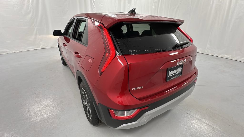 Used 2025 Kia Niro LX image 5