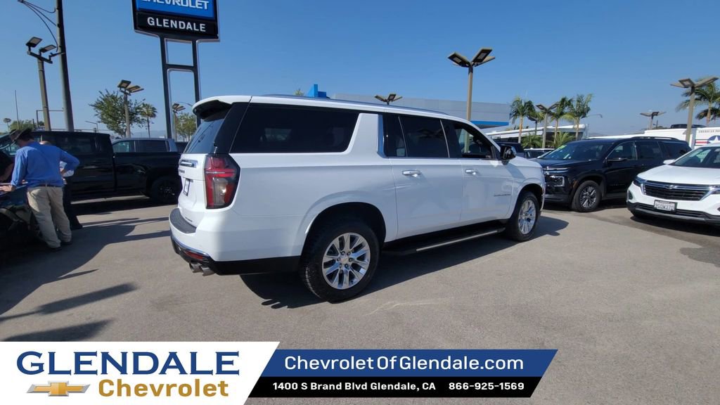 Used 2023 Chevrolet Suburban Premier image 8