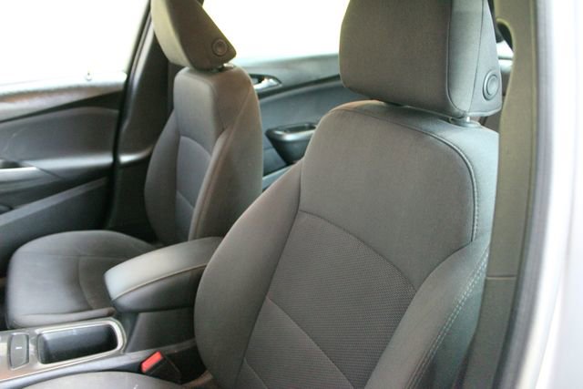 Used 2018 Chevrolet Cruze LT w/ LT Convenience Package FWD image 16