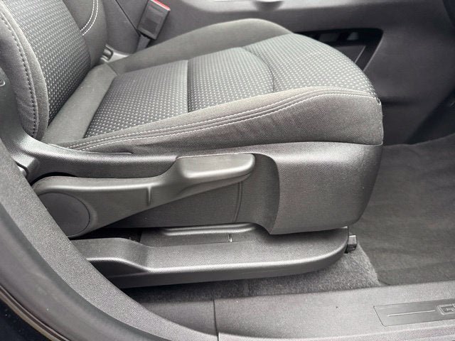 Used 2024 GMC Terrain SLE w/ Driver Convenience Package FWD image 29