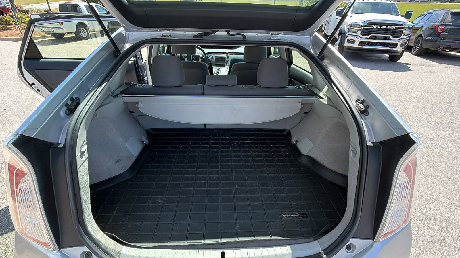 Used 2014 Toyota Prius Two FWD image 13