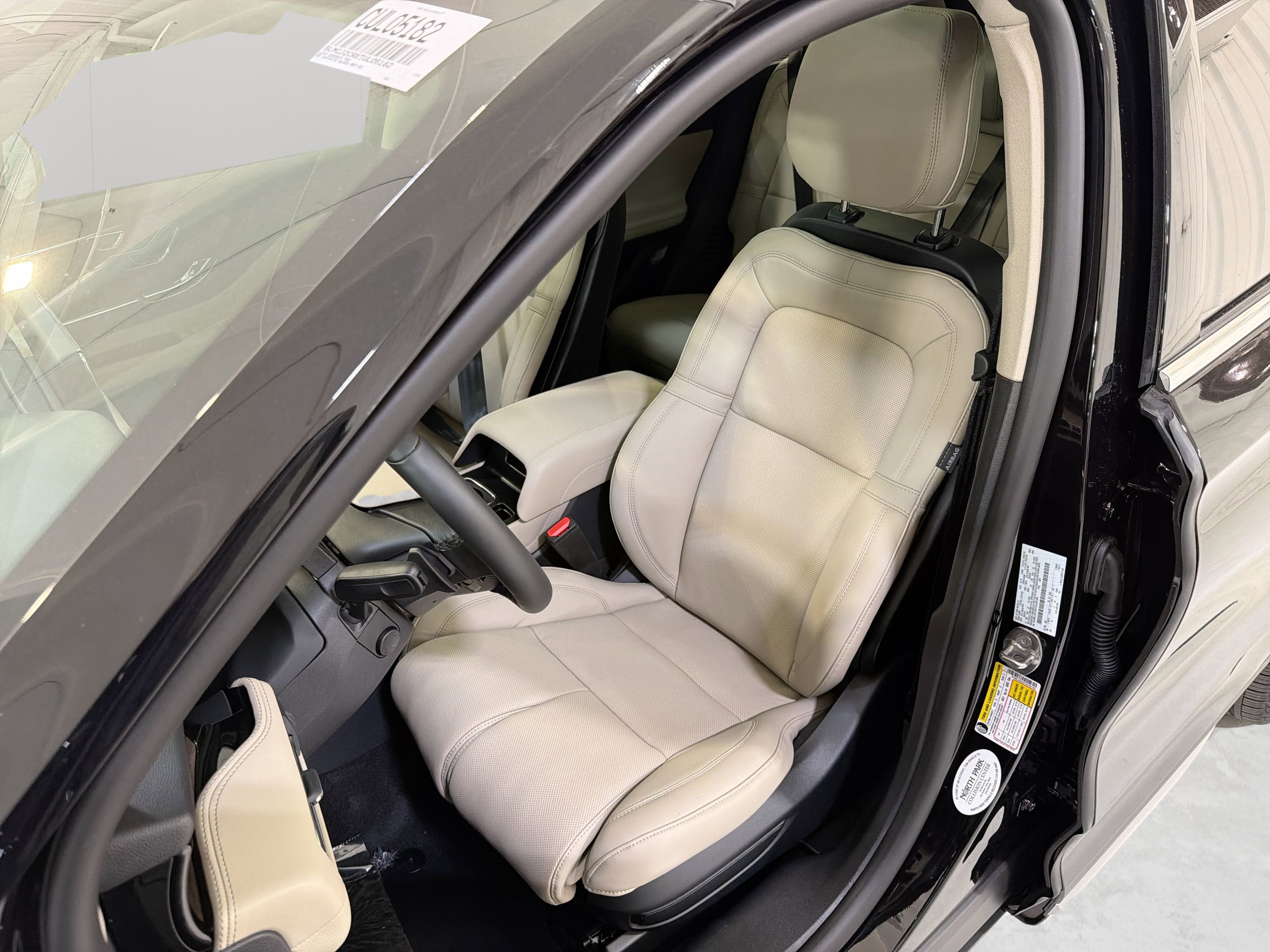 New 2026 Lincoln Corsair Reserve FWD image 10