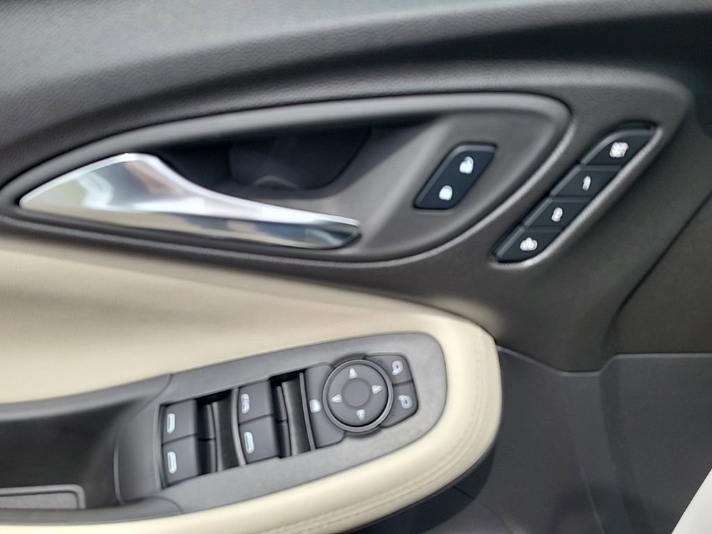 Used 2025 Buick Encore GX Avenir w/ Avenir Technology Package AWD/4WD image 11