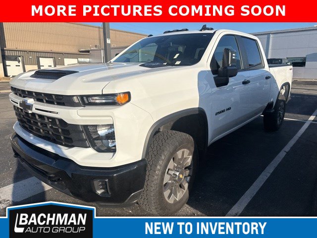 Used 2024 Chevrolet Silverado 2500 Custom w/ Custom Value Package image 4