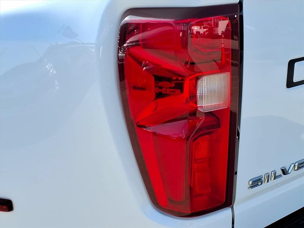 Used 2024 Chevrolet Silverado 3500 High Country w/ High Country Premium Package AWD/4WD image 12