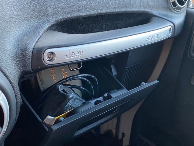 Used 2016 Jeep Wrangler Unlimited Rubicon w/ Dual Top Group image 35