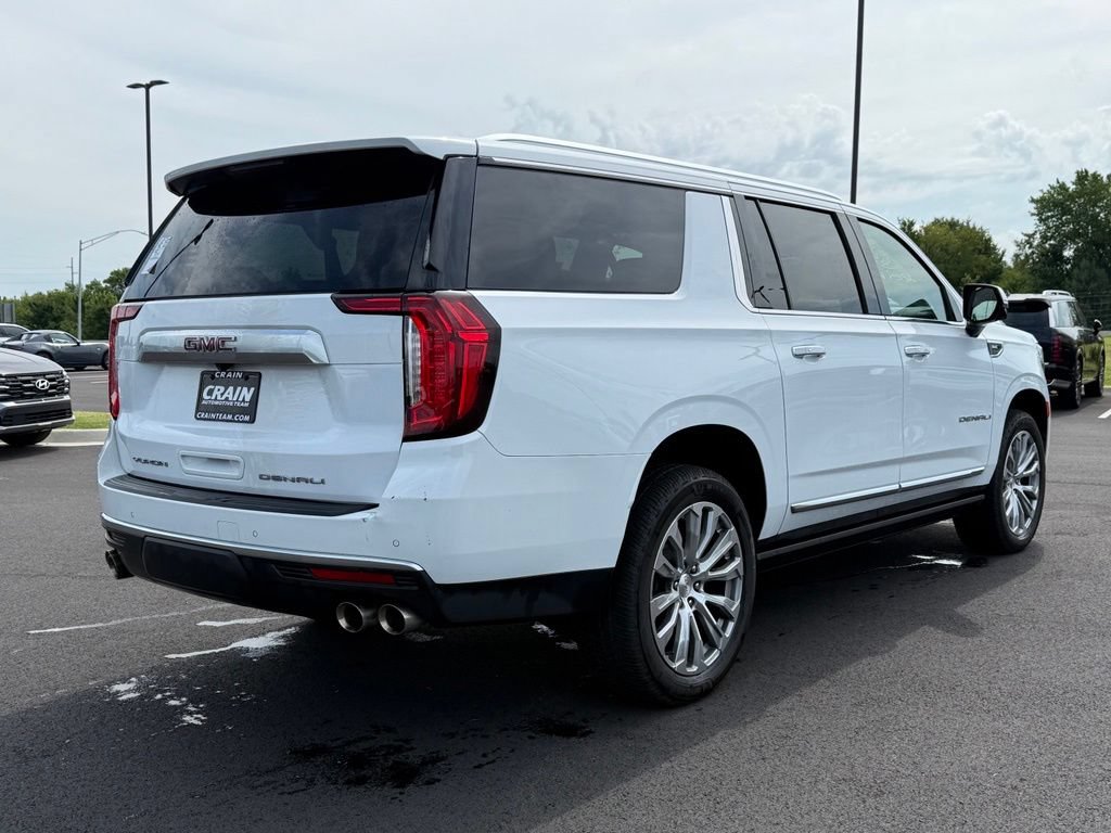 Used 2022 GMC Yukon XL Denali AWD/4WD image 5