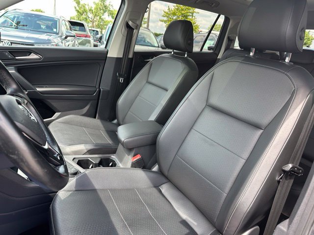 Used 2018 Volkswagen Tiguan SEL AWD/4WD image 30