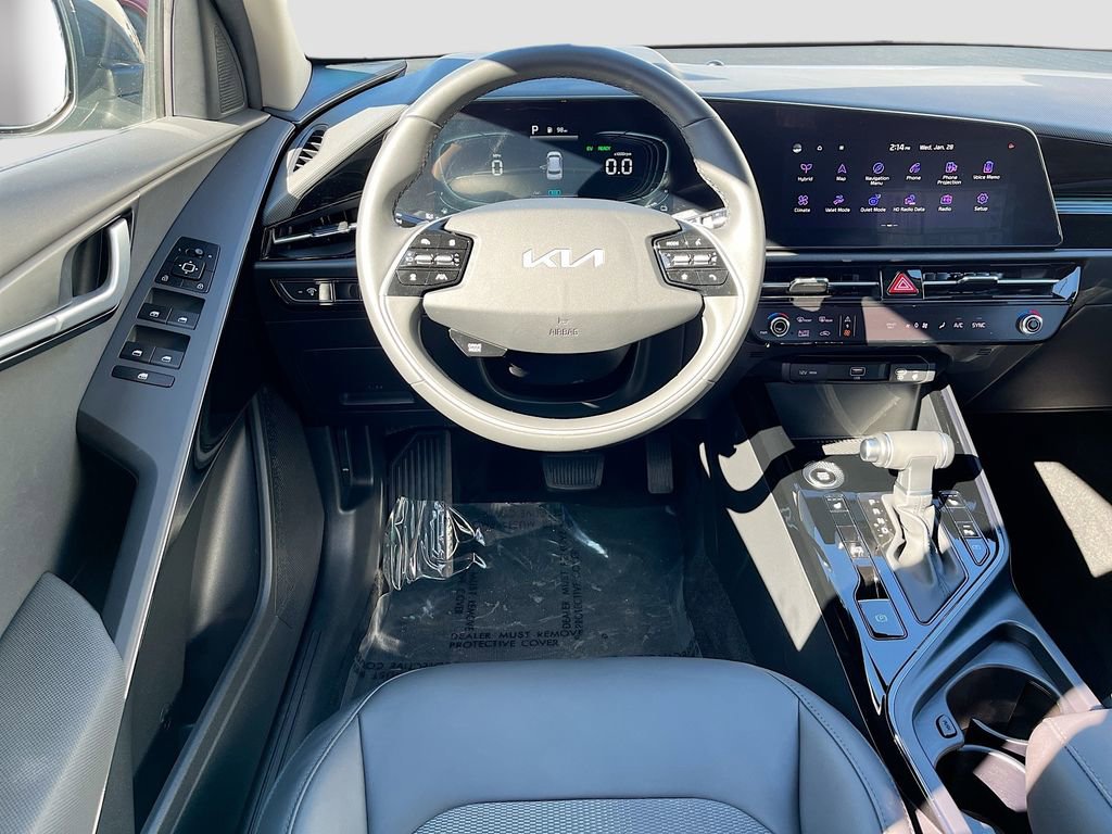 Certified 2024 Kia Niro EX image 29
