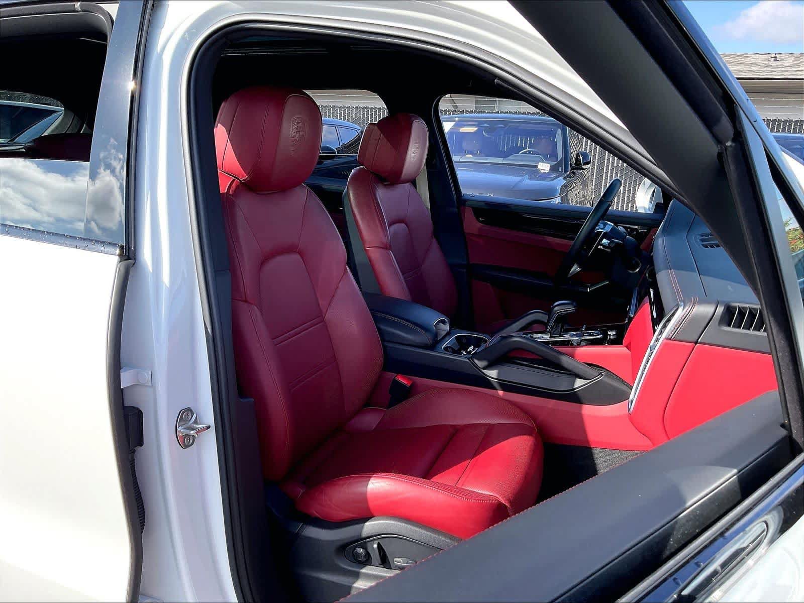Used 2023 Porsche Cayenne Platinum Edition AWD/4WD image 9