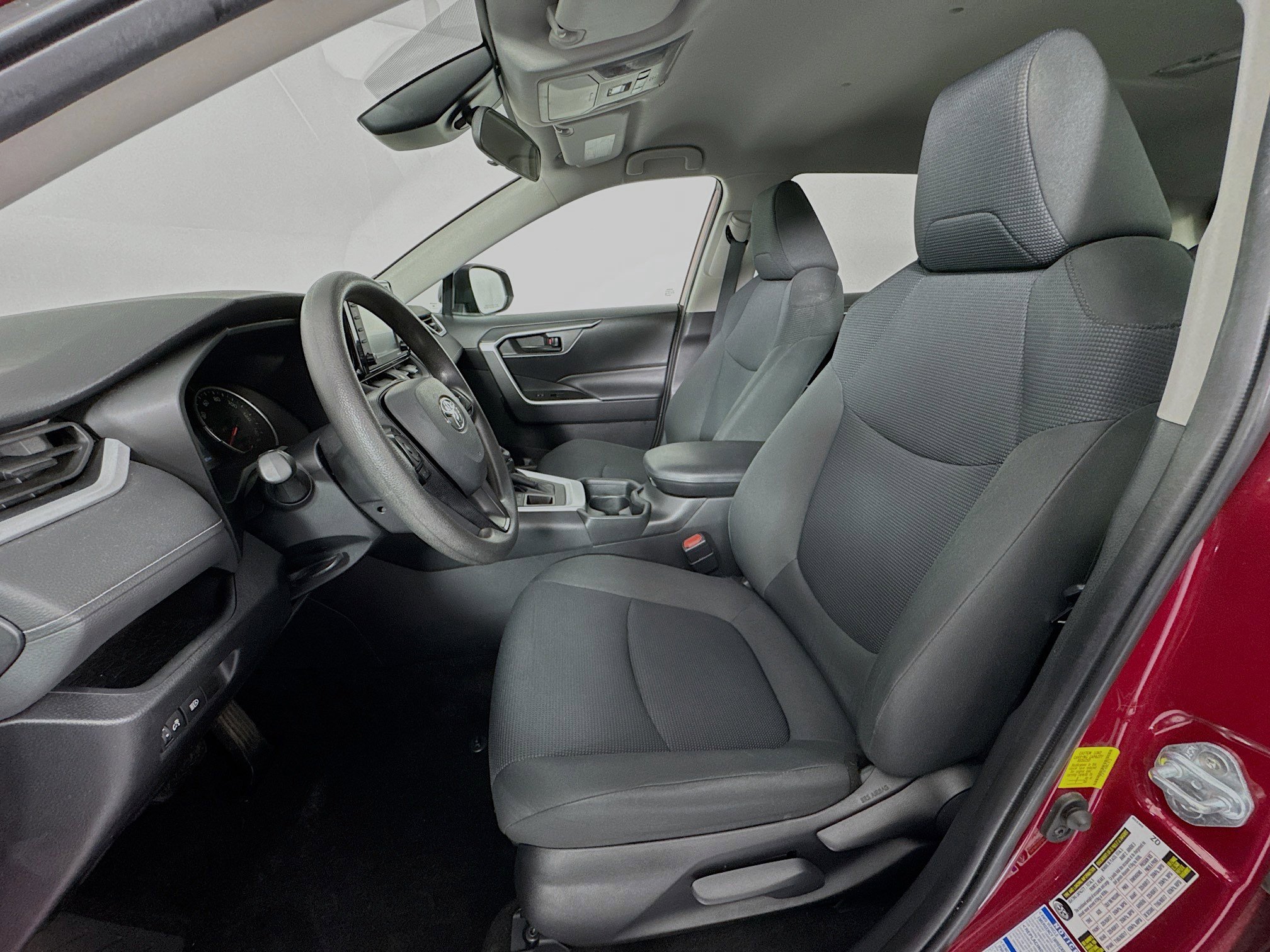 Used 2021 Toyota RAV4 LE image 19