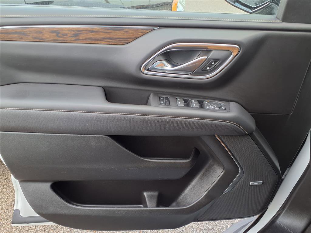 Used 2023 Chevrolet Suburban Premier image 23