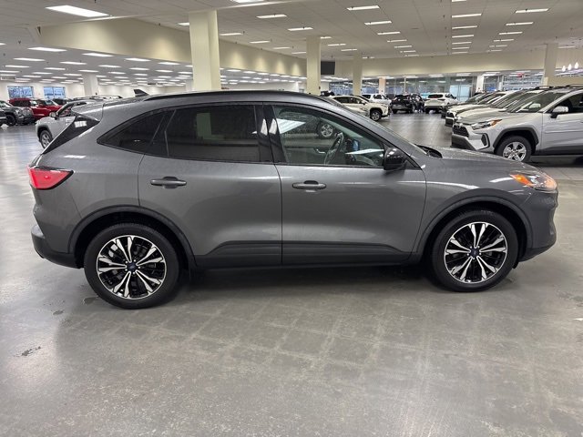 Used 2021 Ford Escape SE w/ SE Sport Appearance Package image 8