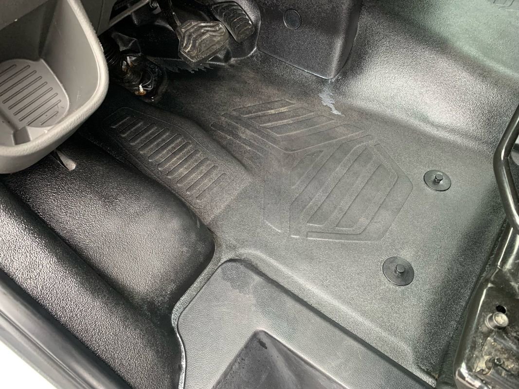 Used 2023 Ford Transit 250 Low Roof AWD w/ Exterior Upgrade Package image 18