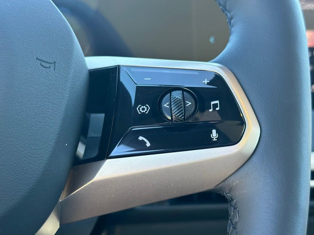 New 2026 BMW iX xDrive45 image 32