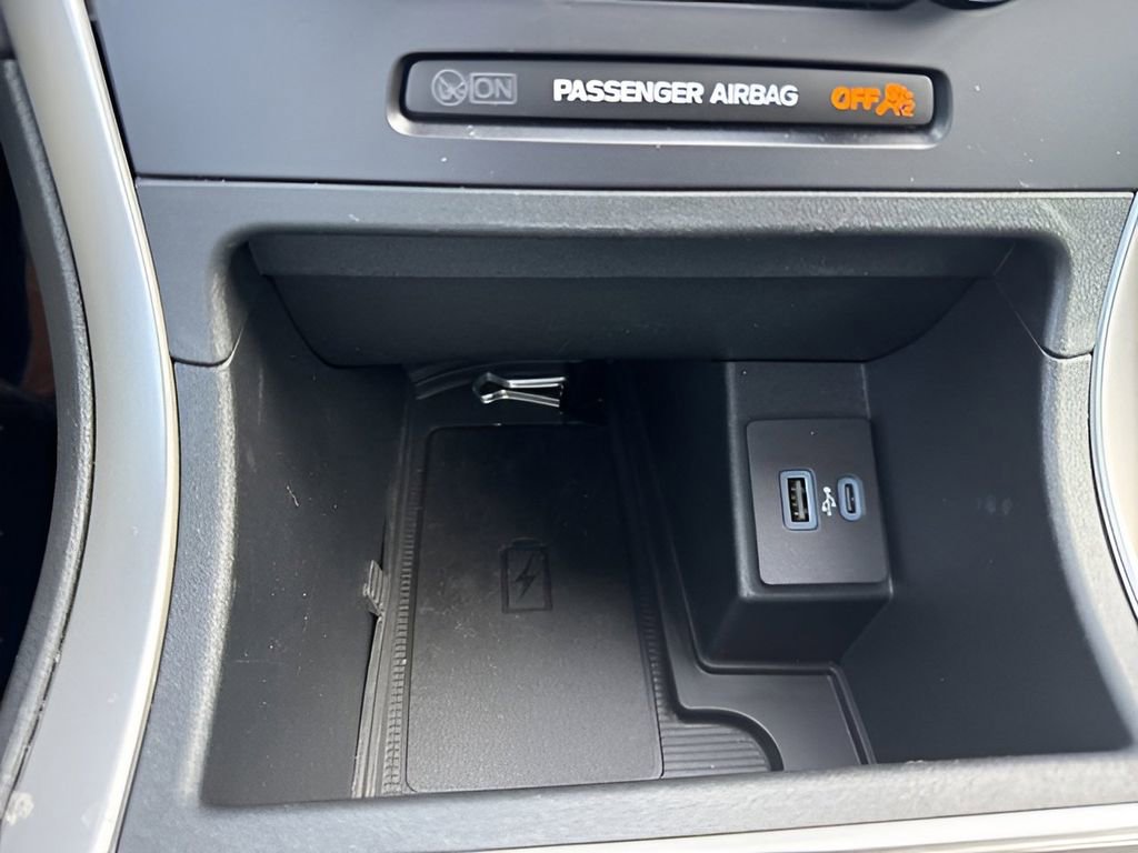 Used 2024 Ford Edge SEL w/ Convenience Package image 17