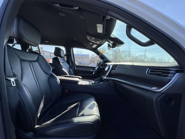 Used 2024 Jeep Wagoneer Series II image 16