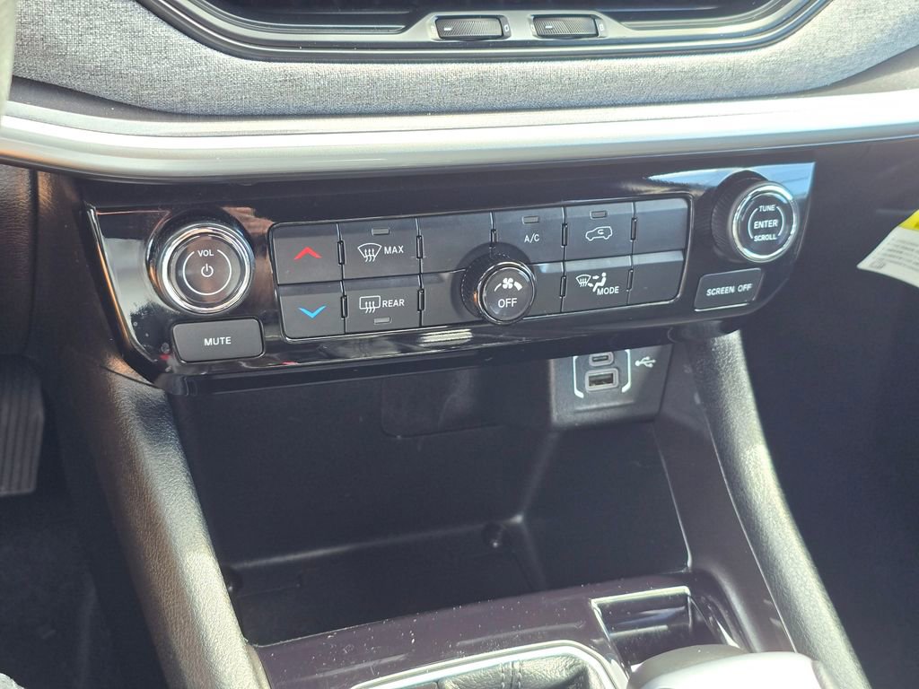 Used 2024 Jeep Compass Sport AWD/4WD image 26