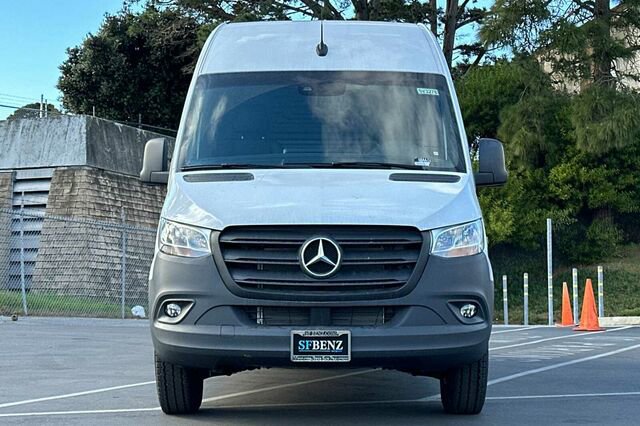 Used 2024 Mercedes-Benz Sprinter 3500 image 6