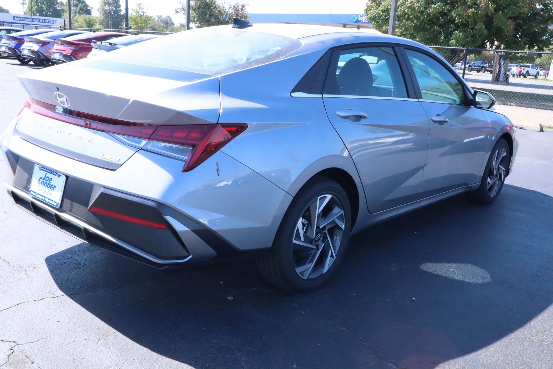 New 2025 Hyundai Elantra Limited image 7