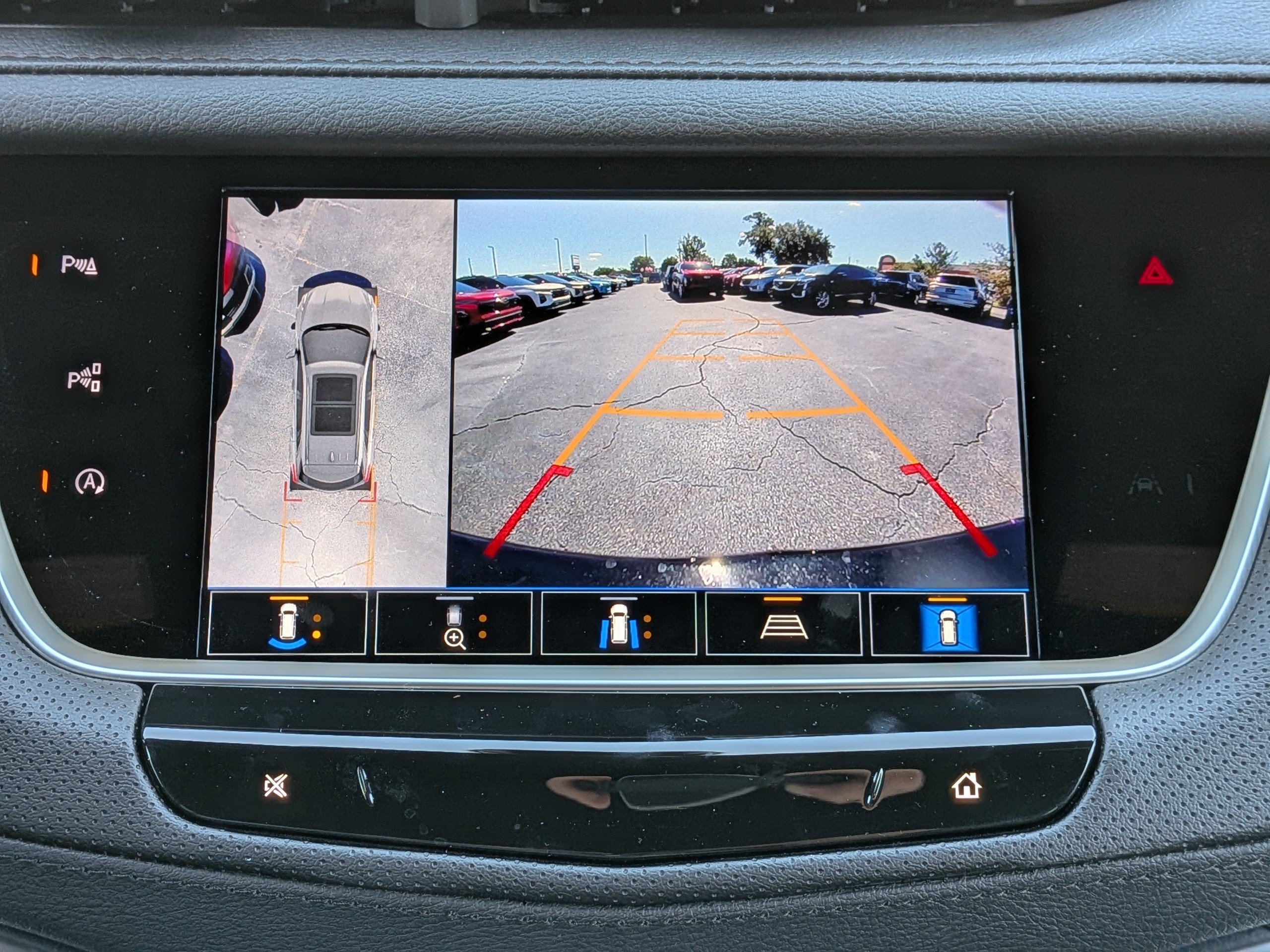 New 2025 Cadillac XT5 Sportv w/ LPO, Blue Accent Package AWD/4WD image 12