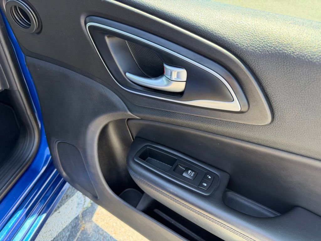 Used 2016 Chrysler 200 Limited FWD image 28