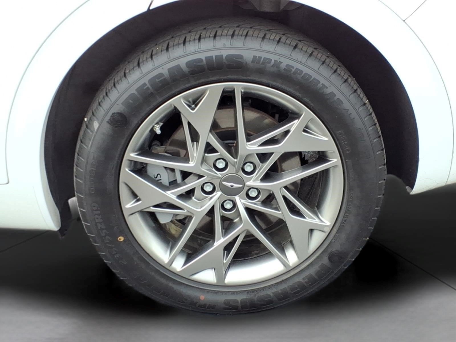 Used 2025 Genesis GV70 2.5T AWD/4WD image 7