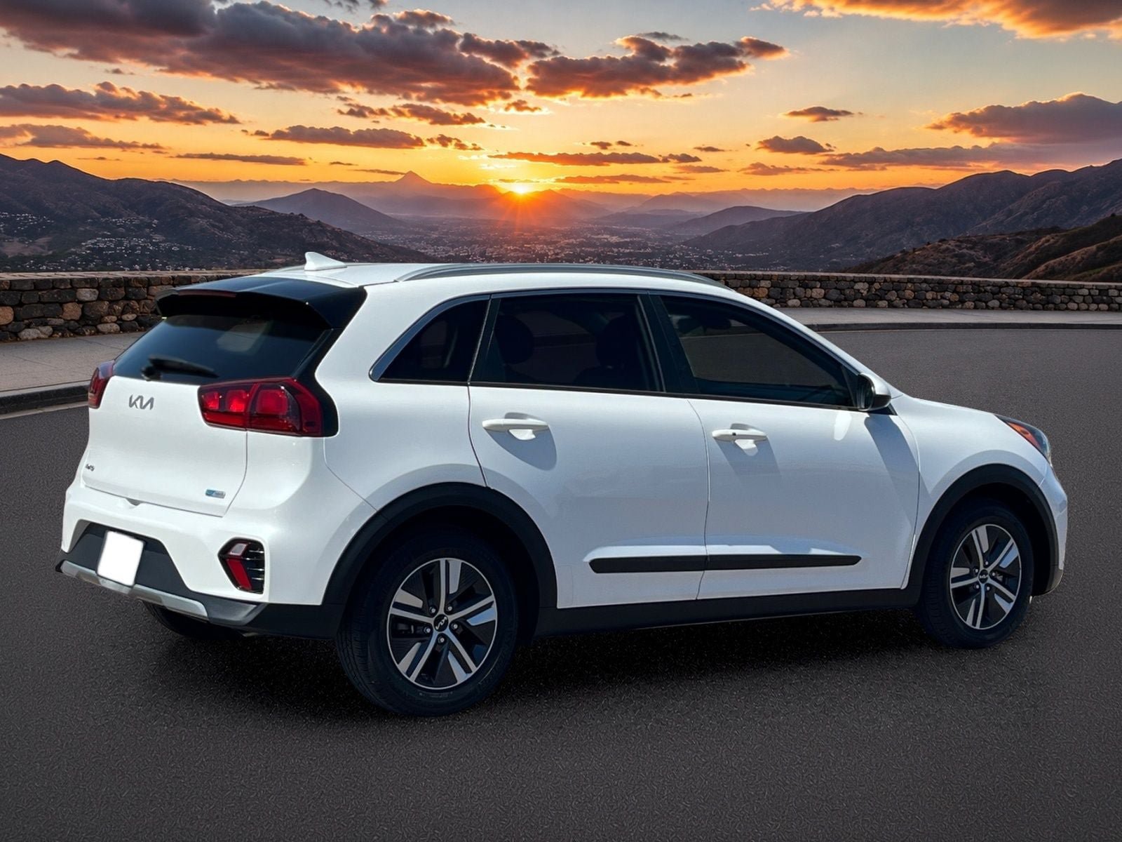 Used 2022 Kia Niro LXS w/ Digital Cluster Package FWD image 5