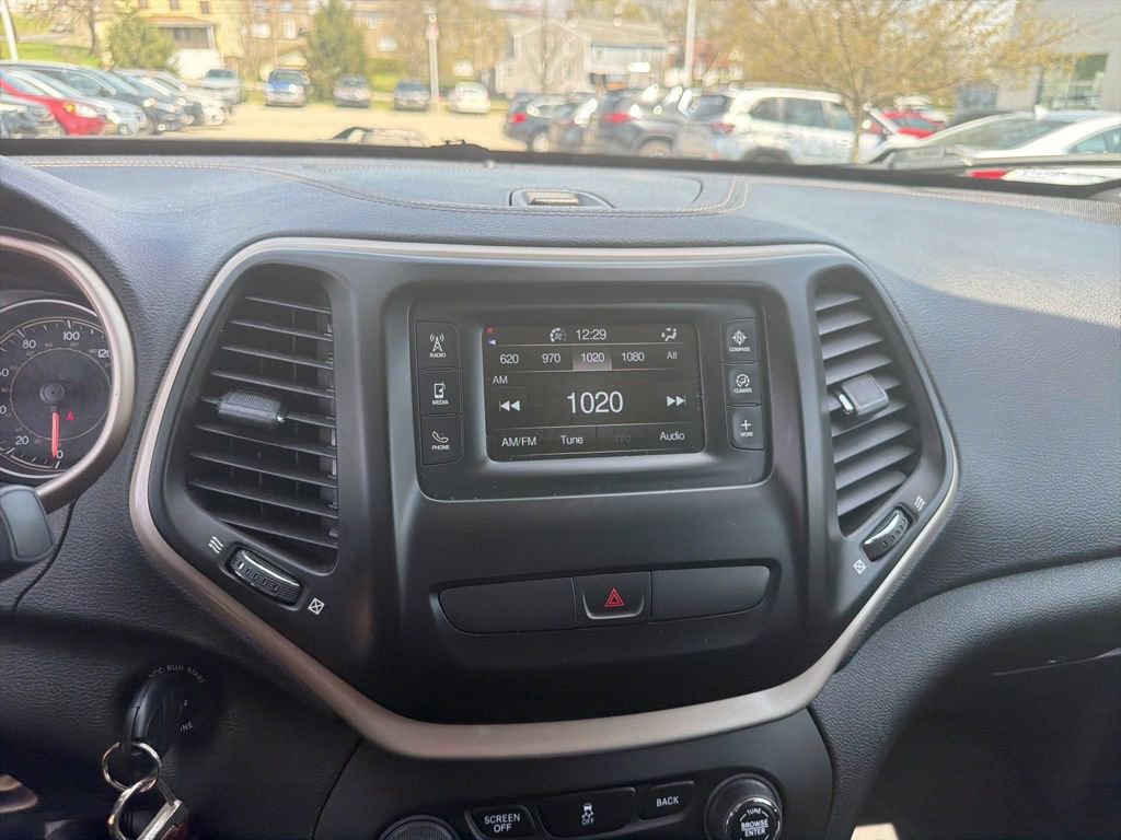 Used 2016 Jeep Cherokee Latitude image 21