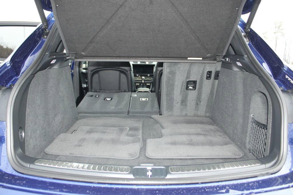Used 2022 Porsche Macan image 37