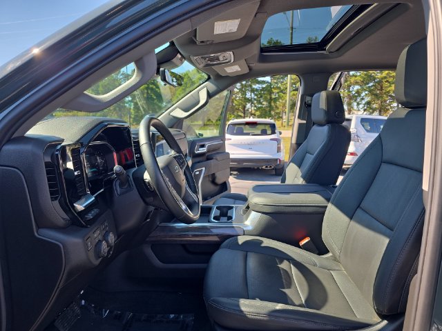 Used 2026 Chevrolet Silverado 2500 LTZ w/ LTZ Plus Package AWD/4WD image 16