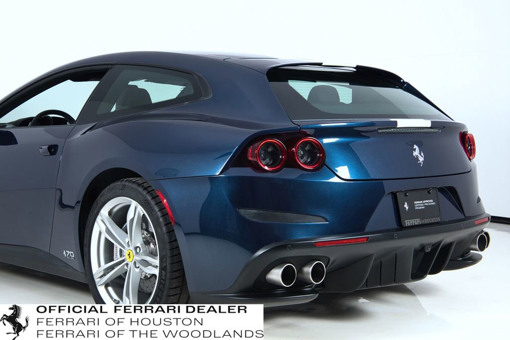 Used 2018 Ferrari GTC4Lusso image 31