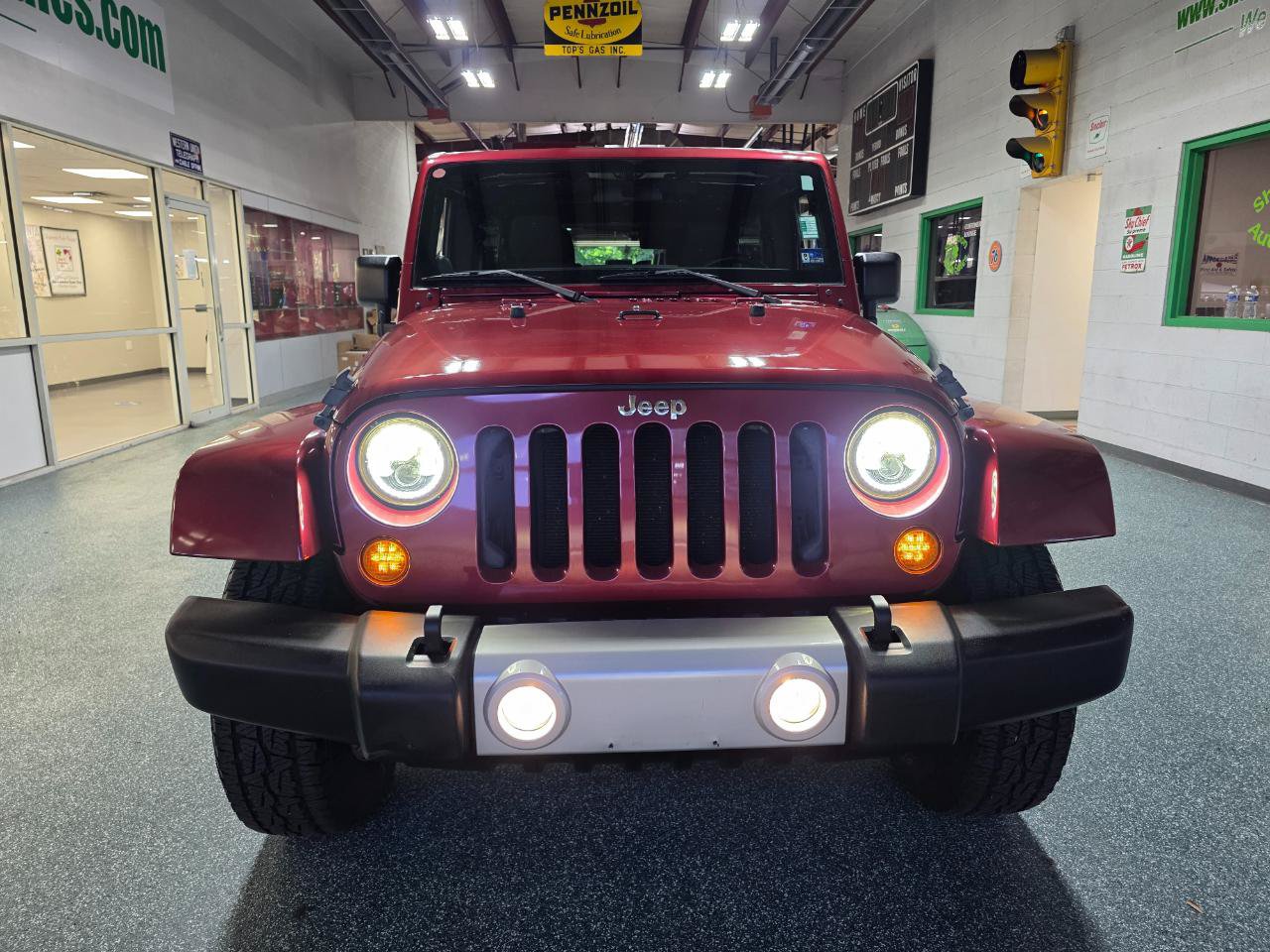 Used 2012 Jeep Wrangler Unlimited Sahara w/ Max Tow Pkg AWD/4WD image 3