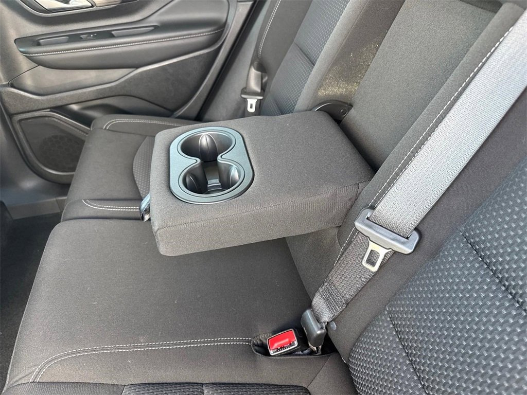 Used 2024 GMC Terrain SLE image 9