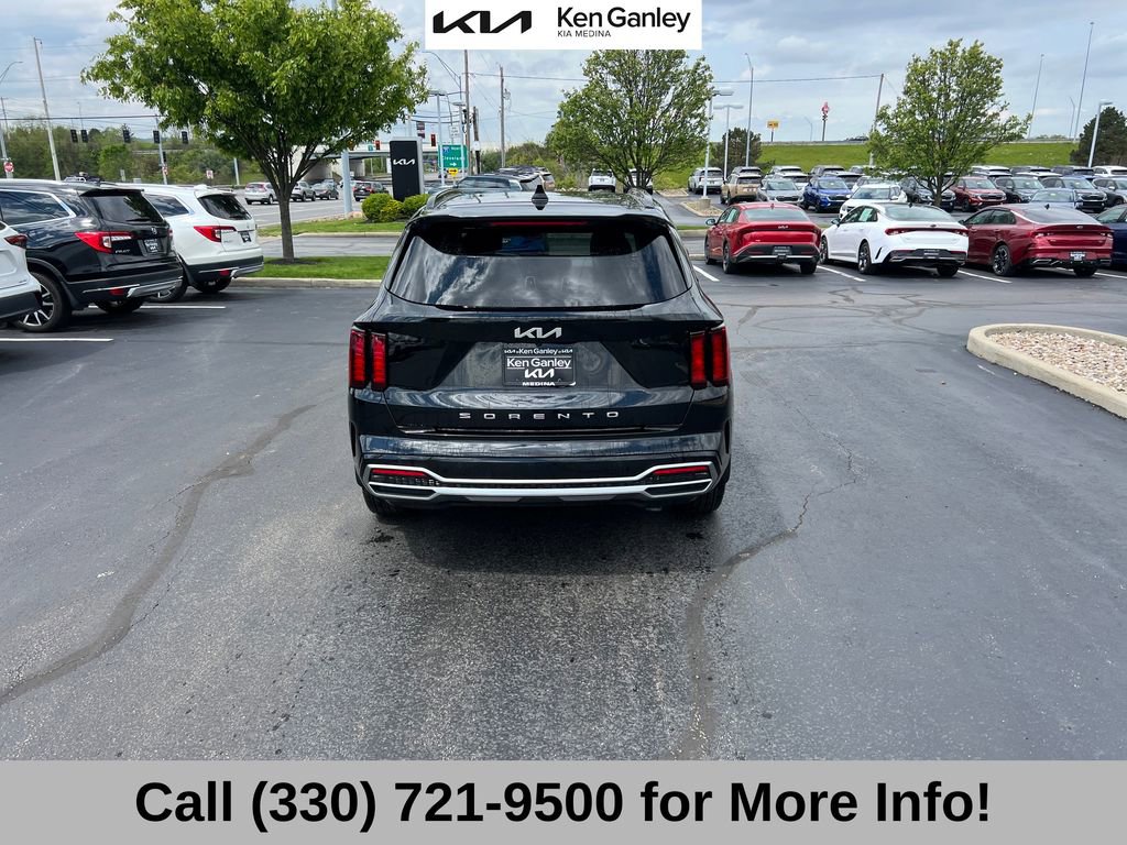 Certified 2022 Kia Sorento EX w/ Panoramic Sunroof Package FWD image 13
