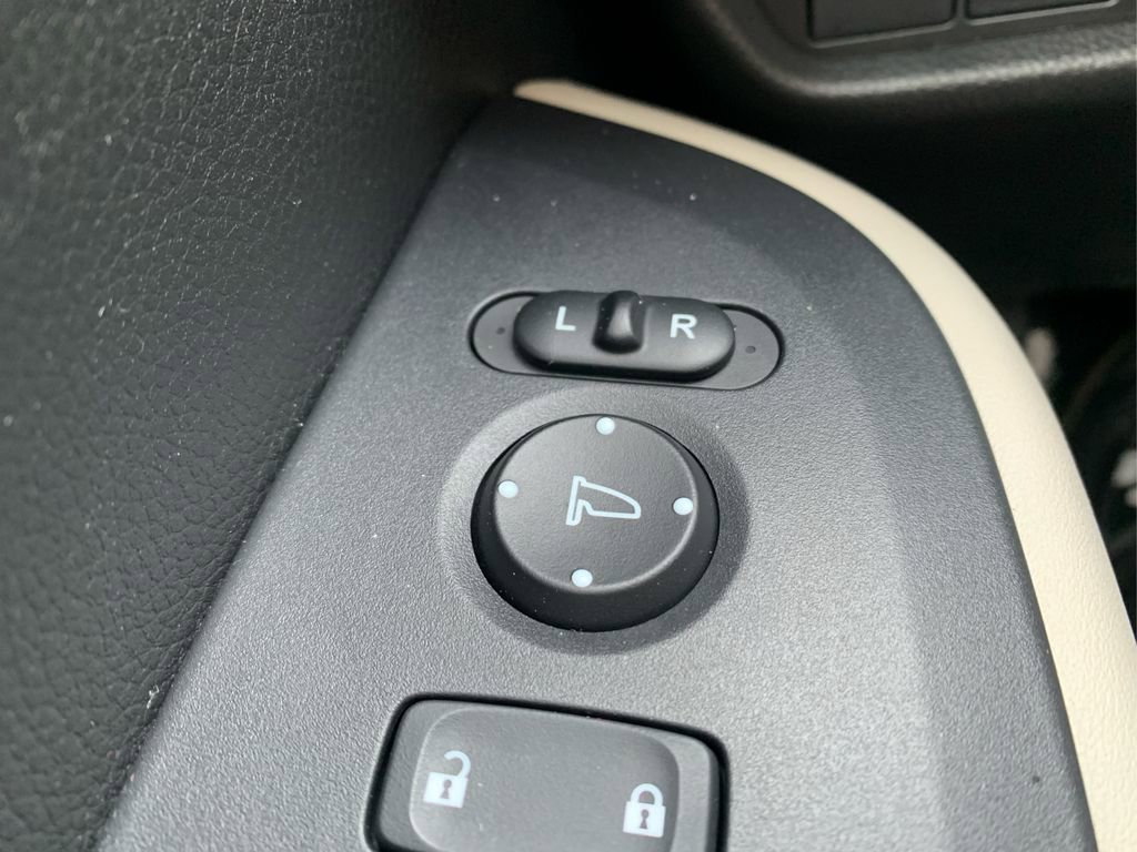 Certified 2023 Honda HR-V LX image 33