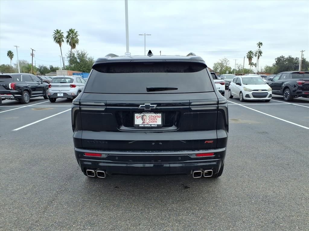 Used 2024 Chevrolet Traverse RS image 4