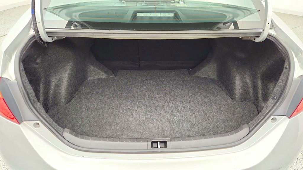 Used 2019 Toyota Corolla LE image 21