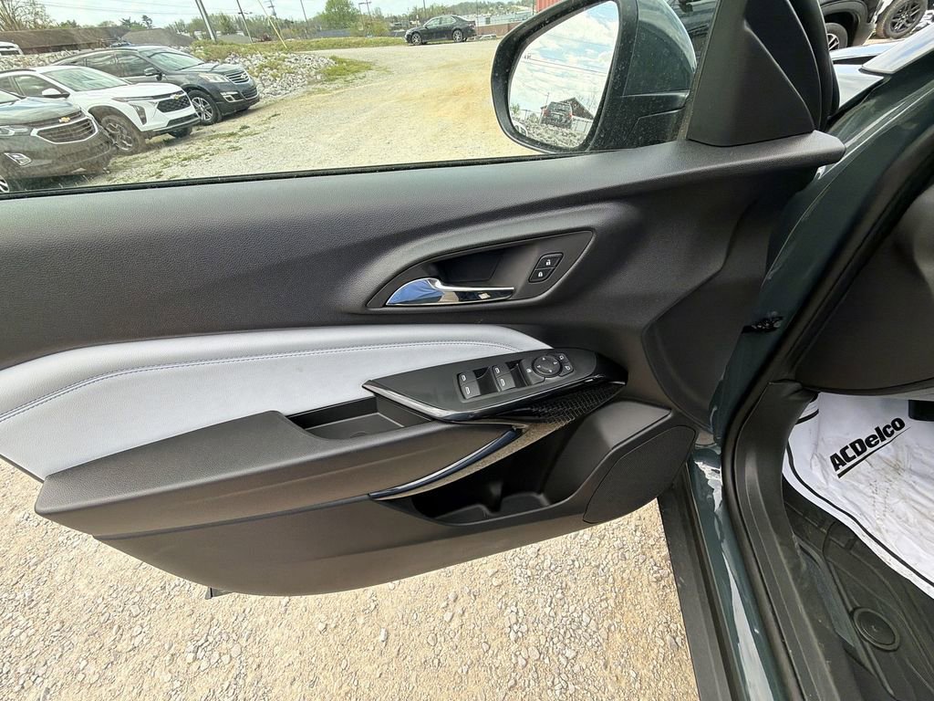 New 2026 Chevrolet Trax LT image 19