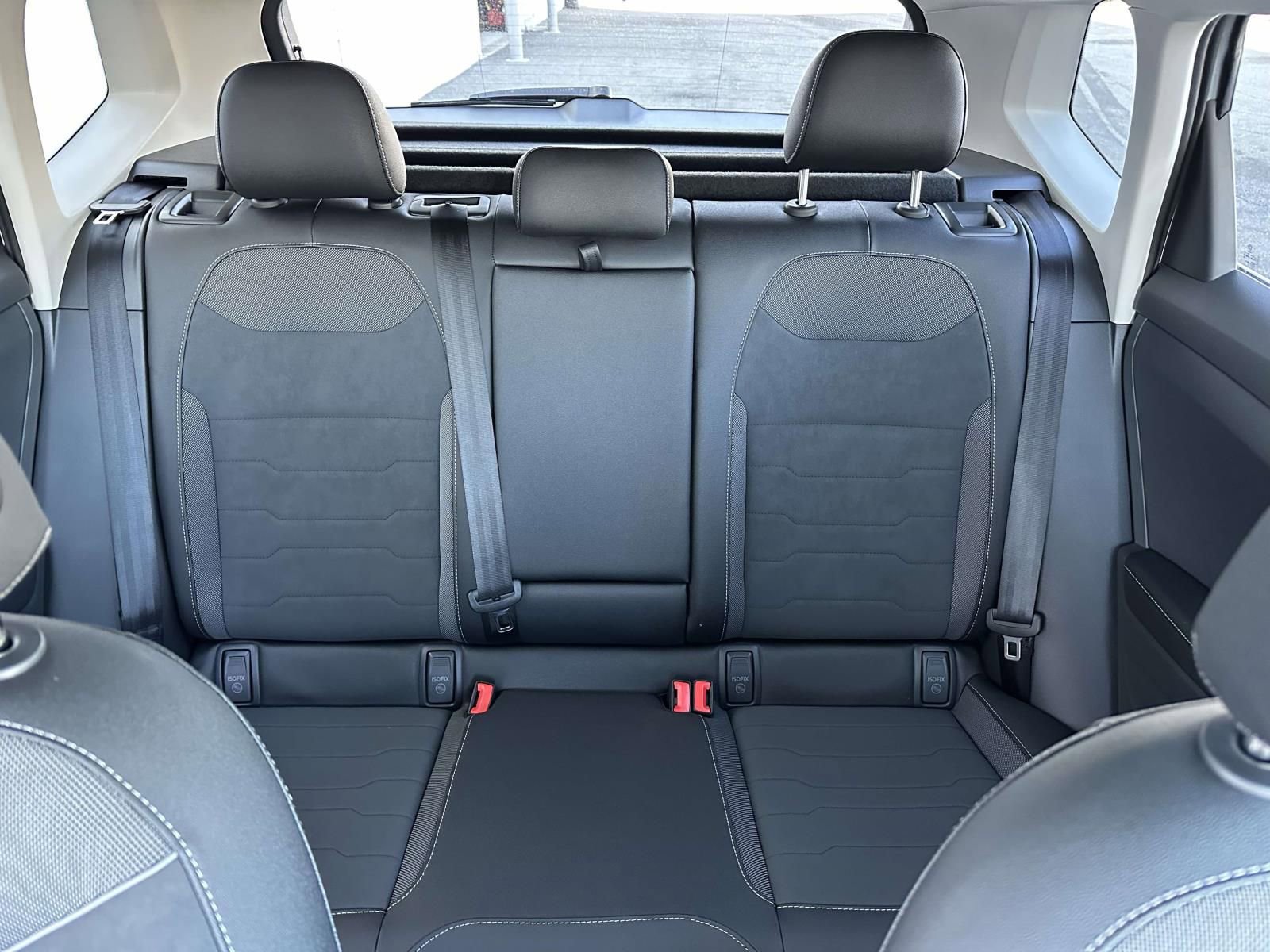 New 2026 Volkswagen Taos SE image 14