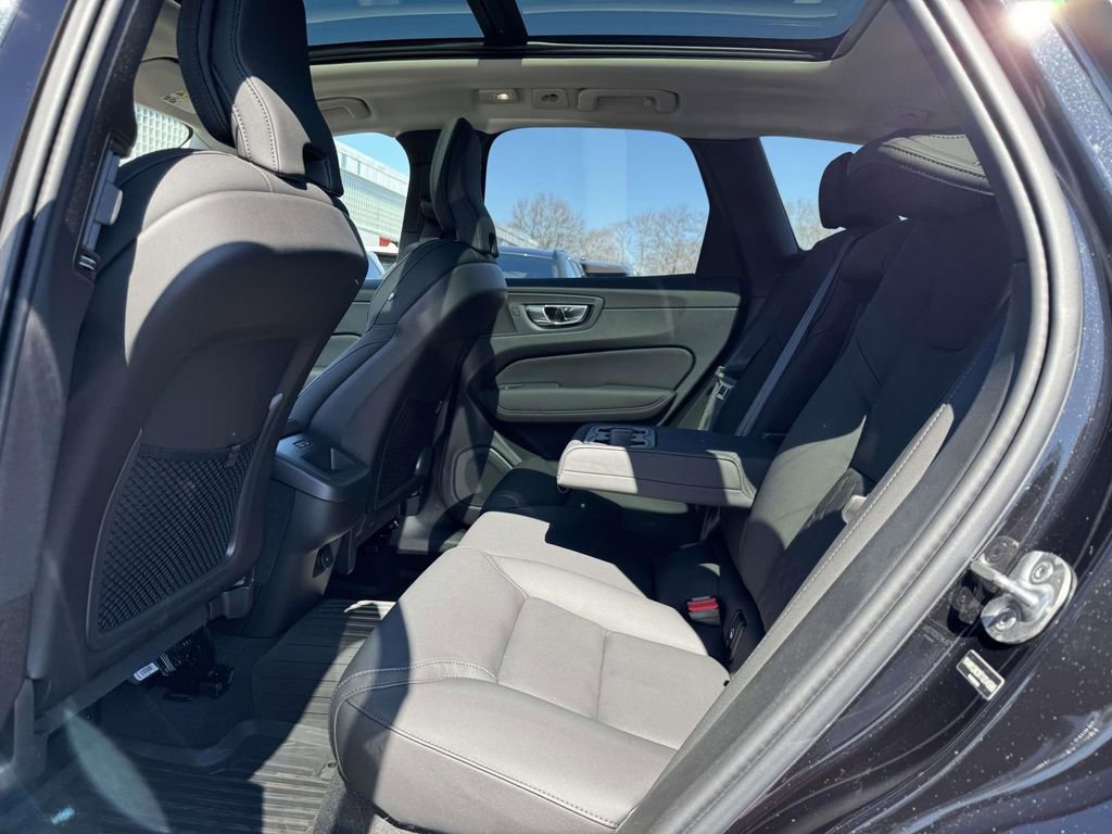 Certified 2026 Volvo XC60 B5 Plus w/ Climate Package AWD/4WD image 9