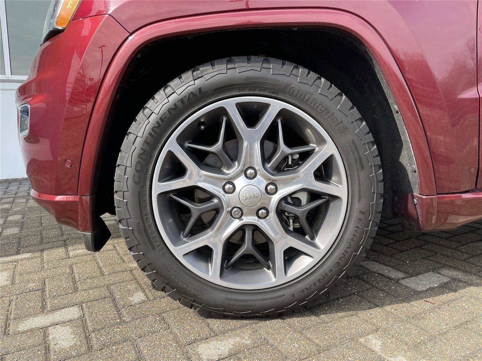 Used 2019 Jeep Grand Cherokee Overland AWD/4WD image 10