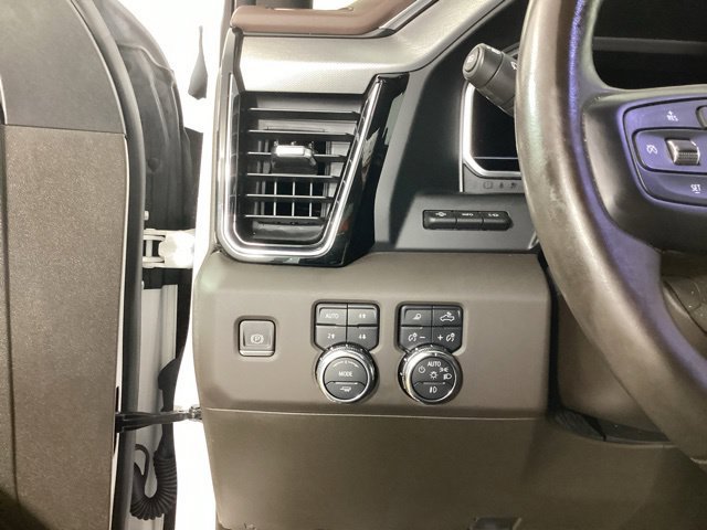 Used 2023 GMC Sierra 1500 Denali w/ Denali Reserve Package AWD/4WD image 12