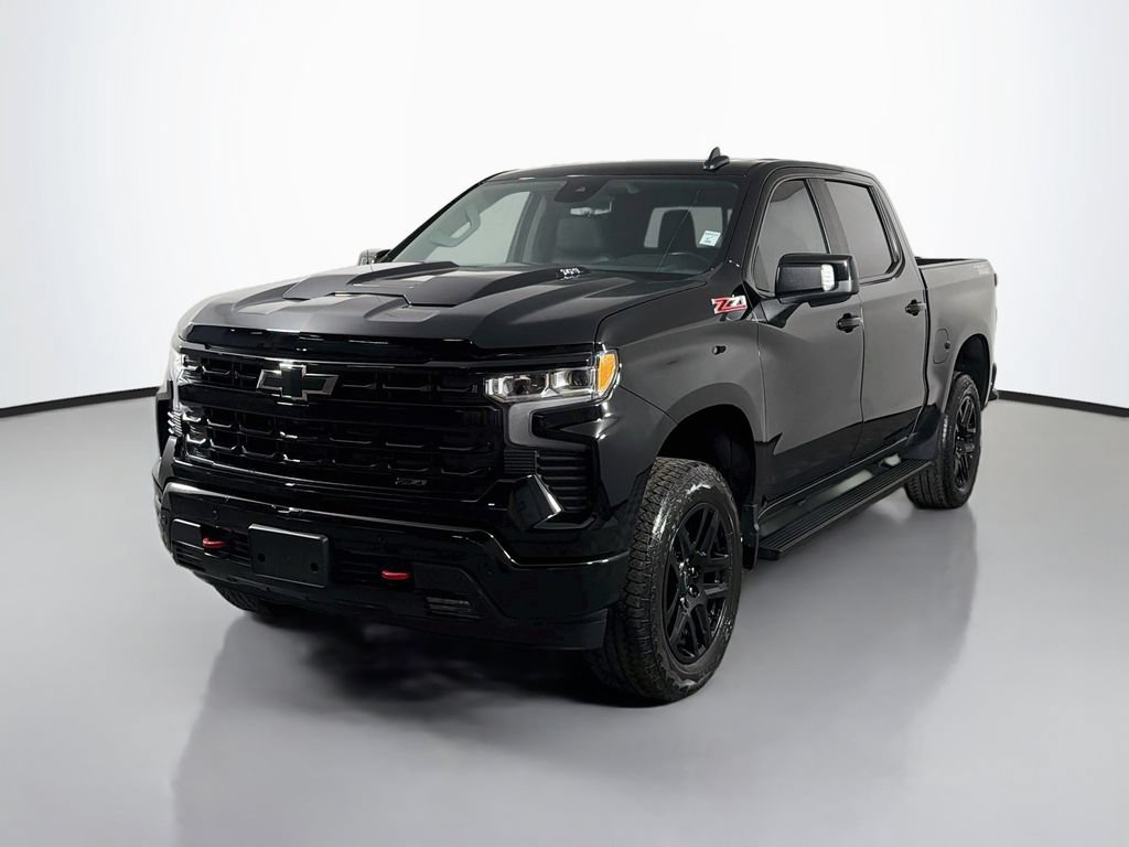 Used 2024 Chevrolet Silverado 1500 LT Trail Boss w/ LT Trail Boss Premium Package AWD/4WD image 3